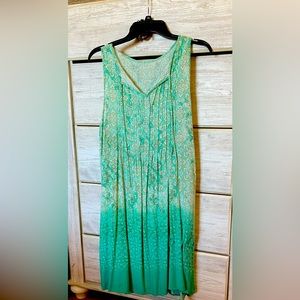 Cute green summer dress.